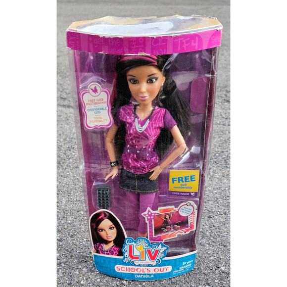 2010 Liv Daniela Schools Out Real Girls Real Life Doll NEW IN BOX - Picture 1 of 7